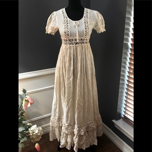 1970s VINTAGE Ivory Crochet Embellished Maxi Dress with Full Skirted Design XSM - Picture 3 of 11